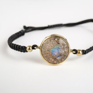 Slovenský drahý opál v andezitu - žluté zlato, slovenský opál