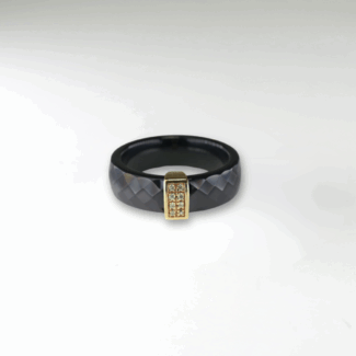 Kara II. černá keramika - žluté zlato, diamanty